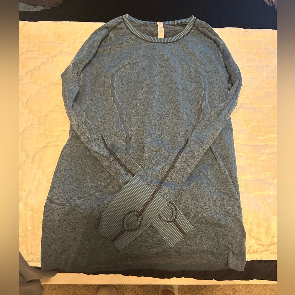 Long sleeve Lululemon top